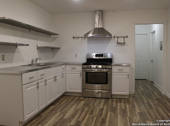 4th image of 314 Loma Park Dr