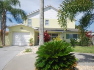 11440 5th St E, Treasure Island, FL 33706
