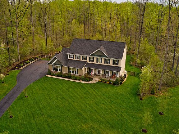 2nd image of 162 Lonesome Ln