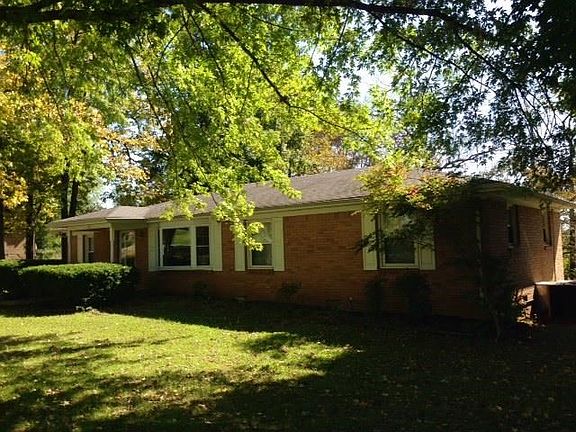 2nd image of 105 Cumberland Cir