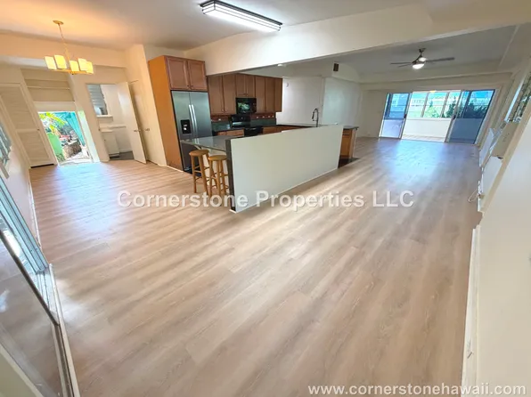 796 Puu Kala St, Pearl City, HI 96782
