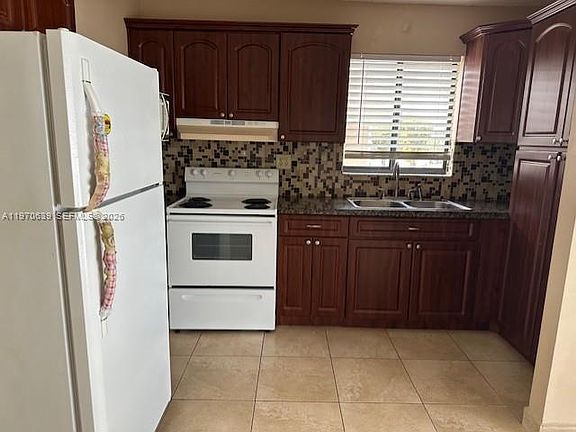 5th image of 1521 W 42nd Pl #18