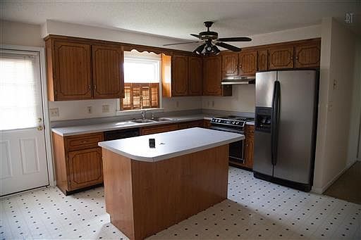 2nd image of 291 Kathleen Ct