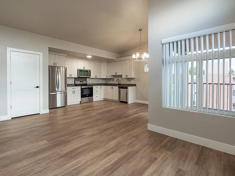 922 Sunset St #304 — Photo 8