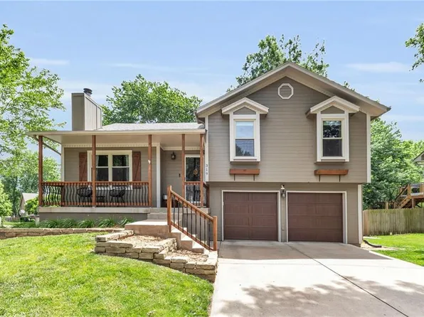 319 SE Onyx Dr, Lees Summit, MO 64063