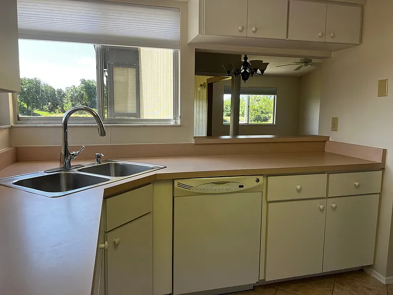 3018 Sail Pointe Cir #4-B — Photo 11