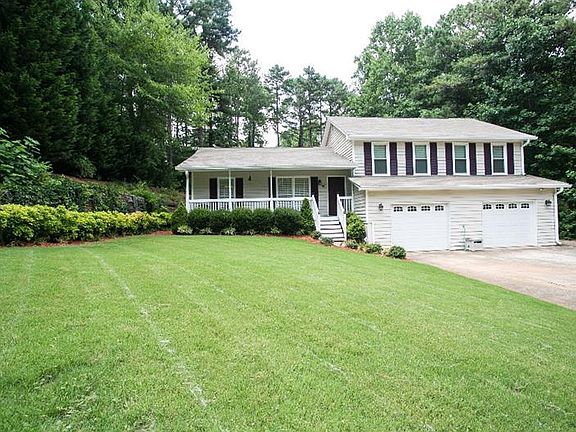 2nd image of 810 Creek Dr