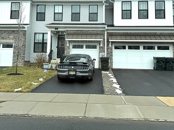 2nd image of 21 Wisteria Ct