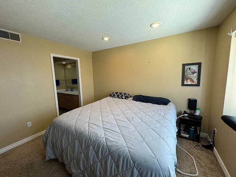 1541 N Riverside Ave #21 — Photo 11