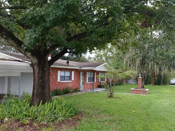 39143 11th Ave, Zephyrhills, FL 33542