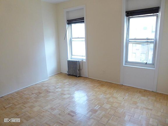 2nd image of 443 Lincoln Pl APT 3R