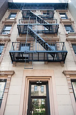 Rented by J. Lemle Real Estate | media 22