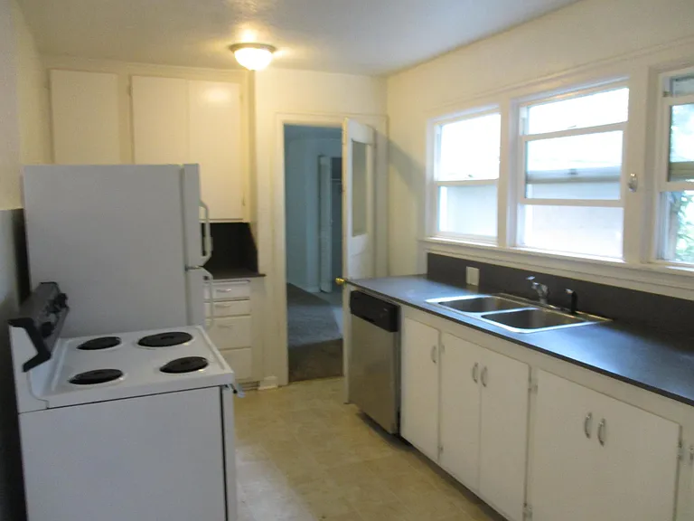 77 W 24th Pl — Photo 6