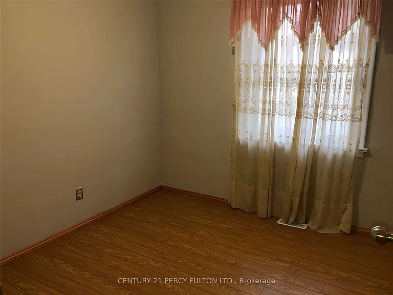21 Ivanhoe Ct — Photo 6