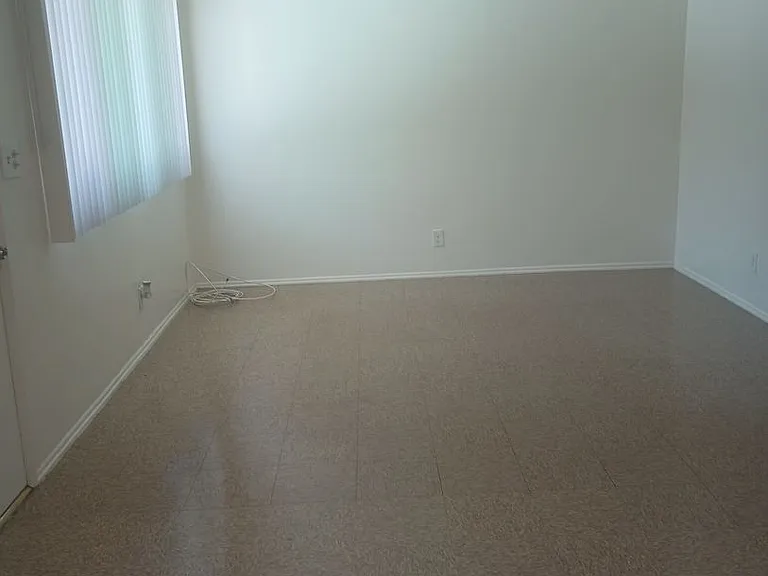 508 S Victoria Ave — Photo 22