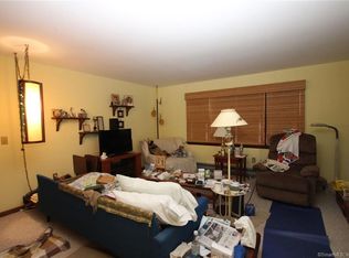 26 Cherry Ln, Bethel, CT 06801