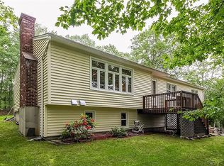 52 Nutmeg Ln, Shelton, CT 06484