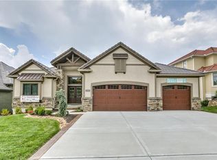 9226 Cottonwood Canyon Dr, Lenexa, KS 66219