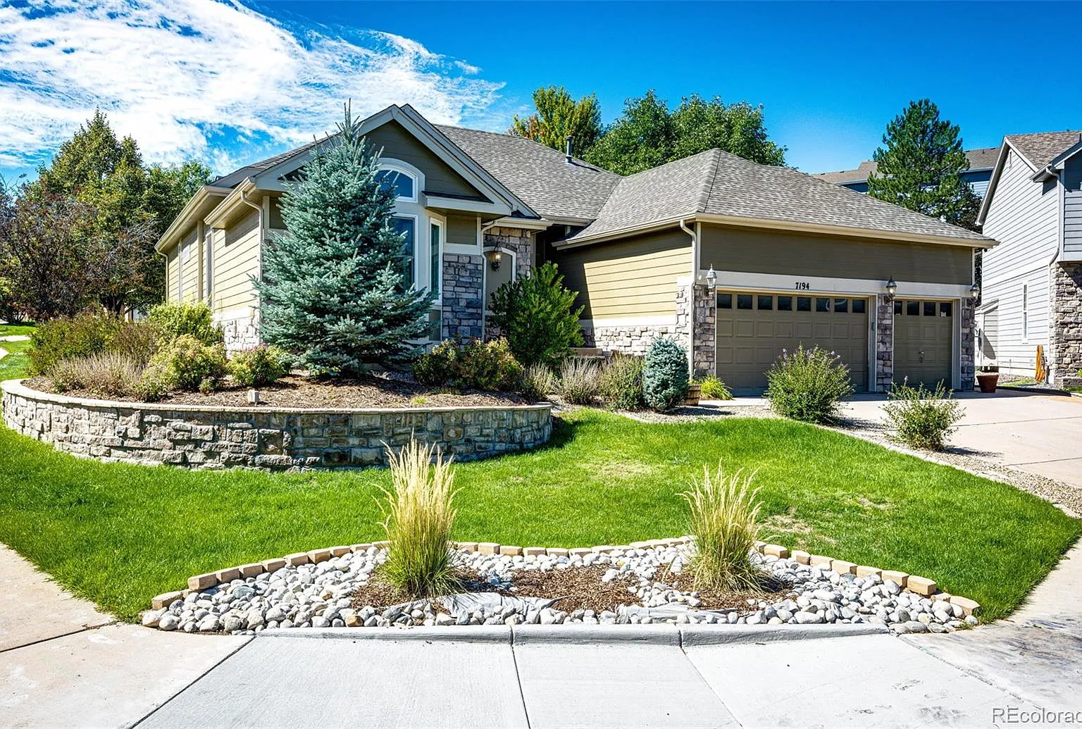 4 bed, 3.5 bath, 4164 sqft, $4,300 — Photo 1