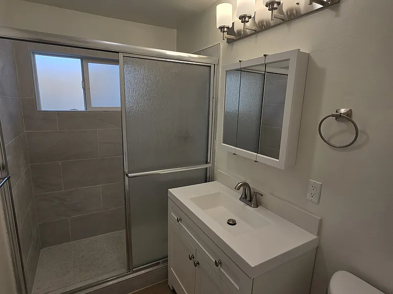 2688 Lake Ave #2690.5 — Photo 15