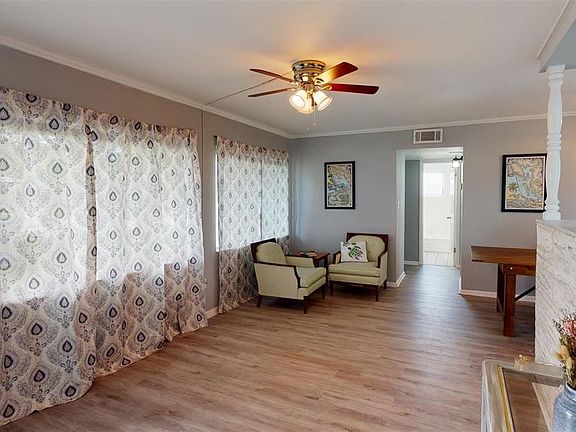 5th image of 631 Floral Ln