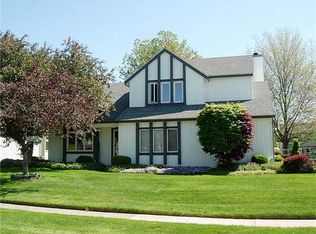 6012 Hawthorne Dr, Sylvania, OH 43560