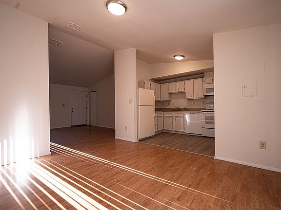 5th image of 5423 Jaslie Ln