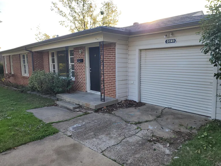 3141 Ray Dr W — Photo 11