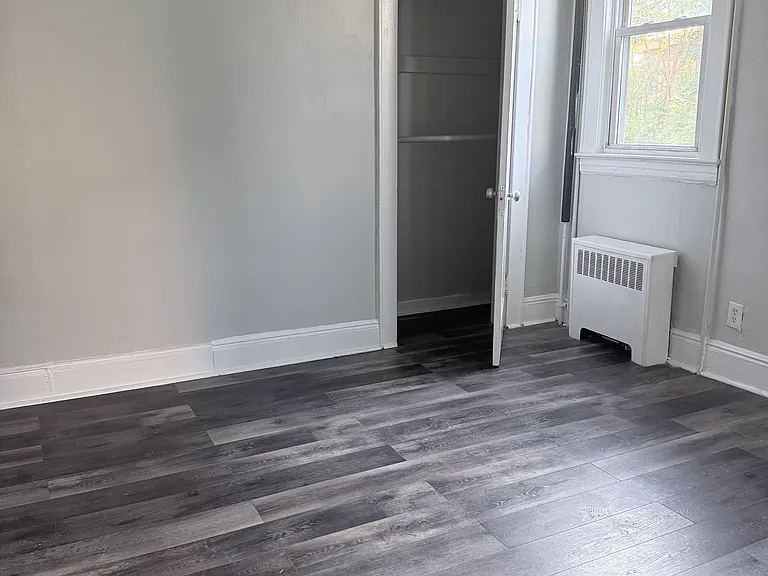 425-427 3rd Ave #B — Photo 25