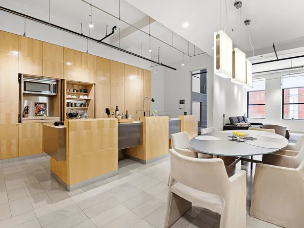 453 Washington St APT 3A, Boston, MA 02111
