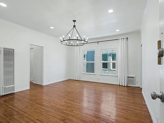 3rd image of 1720 Huntington Dr APT 11