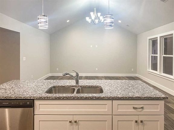 2nd image of 552 Beaver Ct
