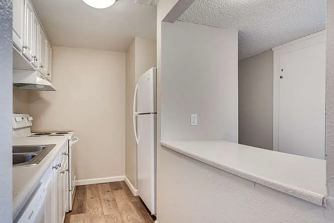 Evergreen Apartments — Photo 4