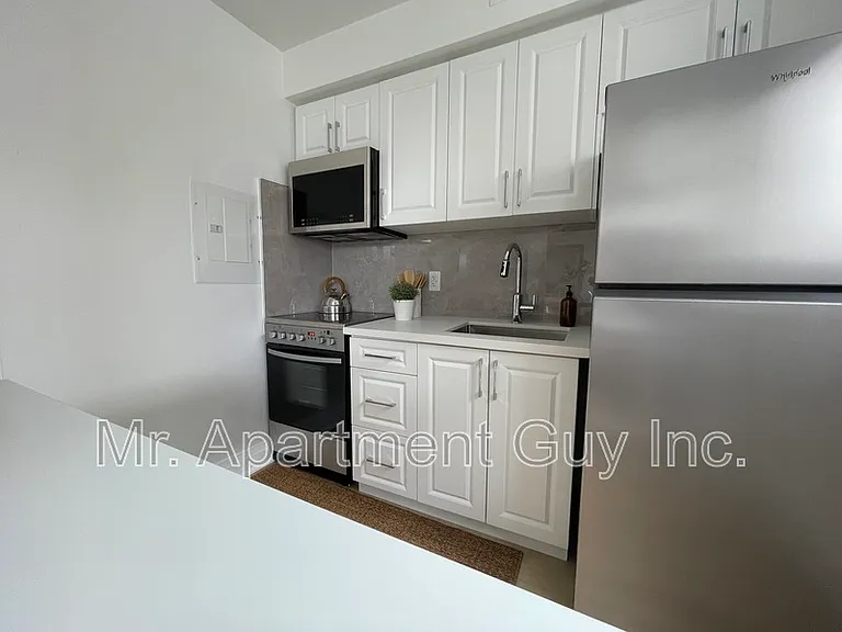 1284 Fennell Ave E #6 — Photo 7