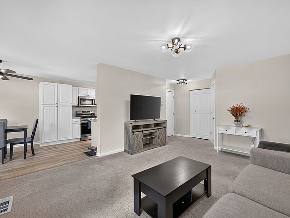5th image of 665 Thorntree Ct APT A1