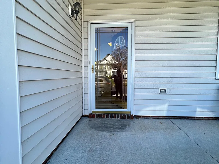 3933 Runey Dr — Photo 8