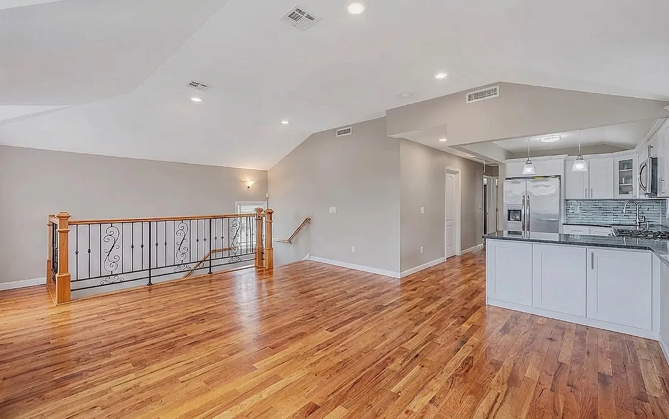 3 bed, 1200 sqft, $3,500 — Photo 2