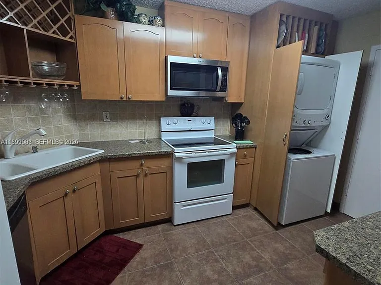 4020 Galt Ocean Dr #203 — Photo 7