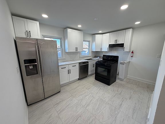 4th image of 13 Putnam Ave #1