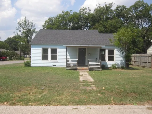 901 Gladney St, Gainesville, TX 76240