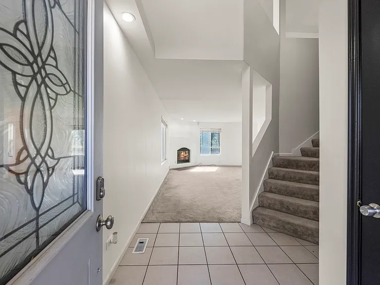 2430 Caton Crest Ct — Photo 2
