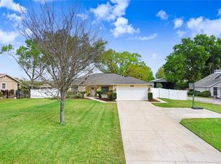11108 Lake Sassa Dr, Thonotosassa, FL 33592