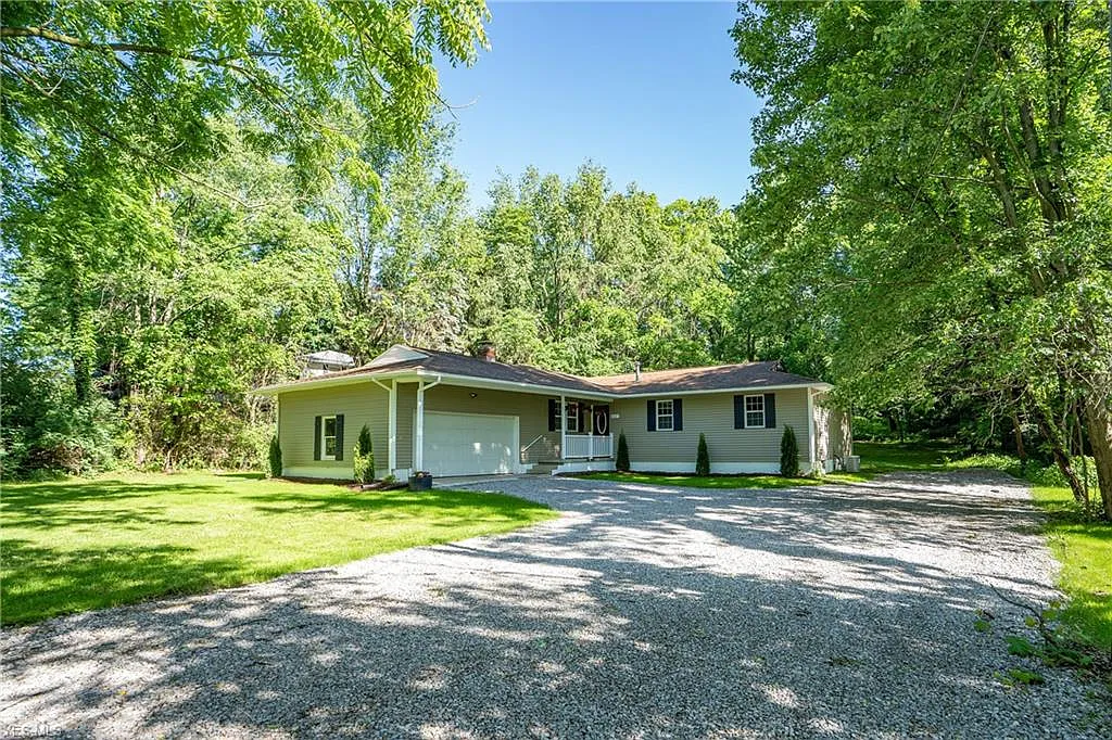 3127 Greenleaf Rd photo 1