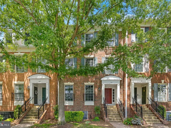 703 Massey Ln #B, Alexandria, VA 22314