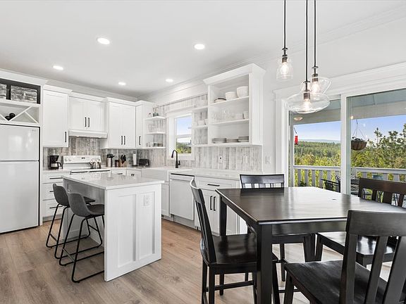 5th image of 270 Eagles Nest Dr