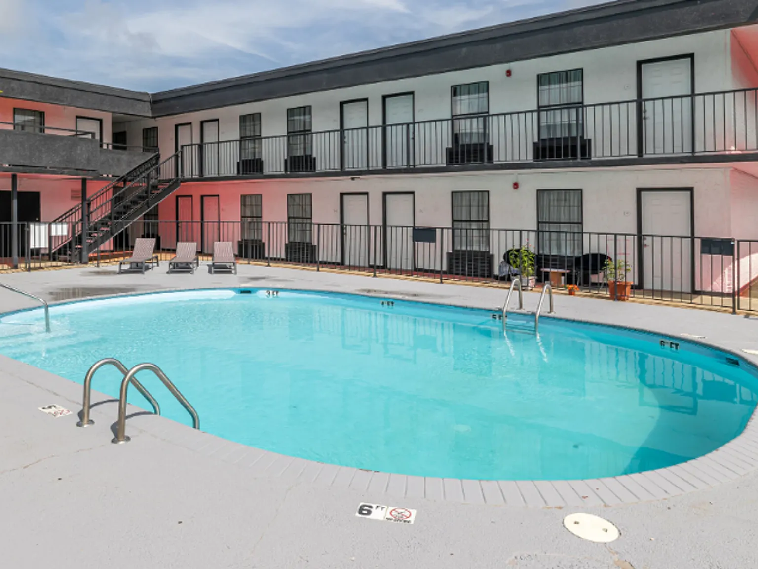 1 bed 1 bath All Bills Paid — Photo 4