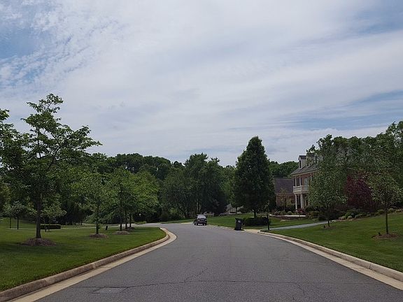 4th image of 2852 Hunts Mill Ct