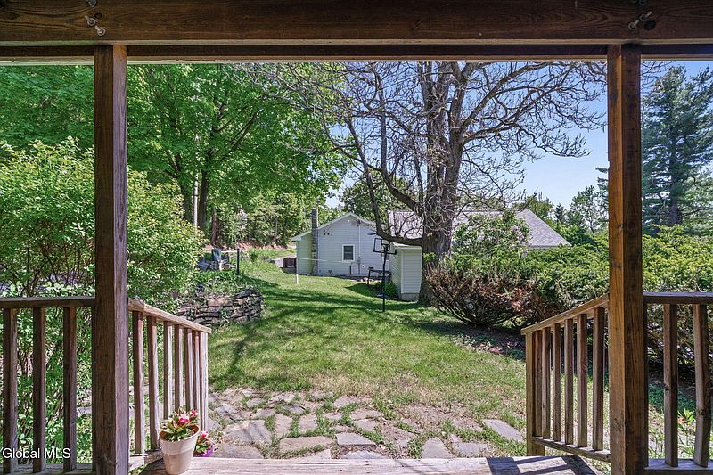 5th image of 262 Lake Road