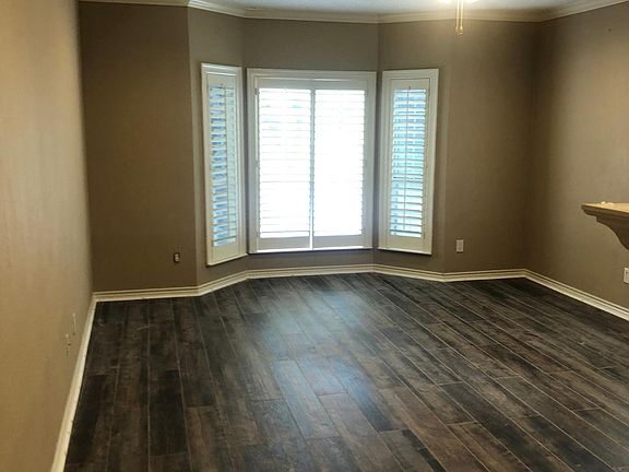FAMILY ROOM (DOWN STAIRS)