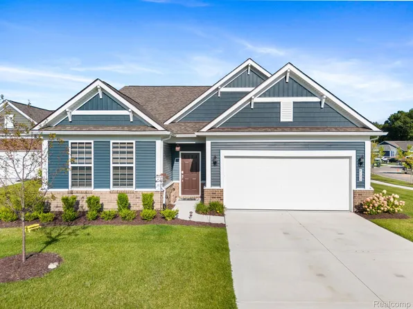 4133 Avery Rd, Lake Orion, MI 48359